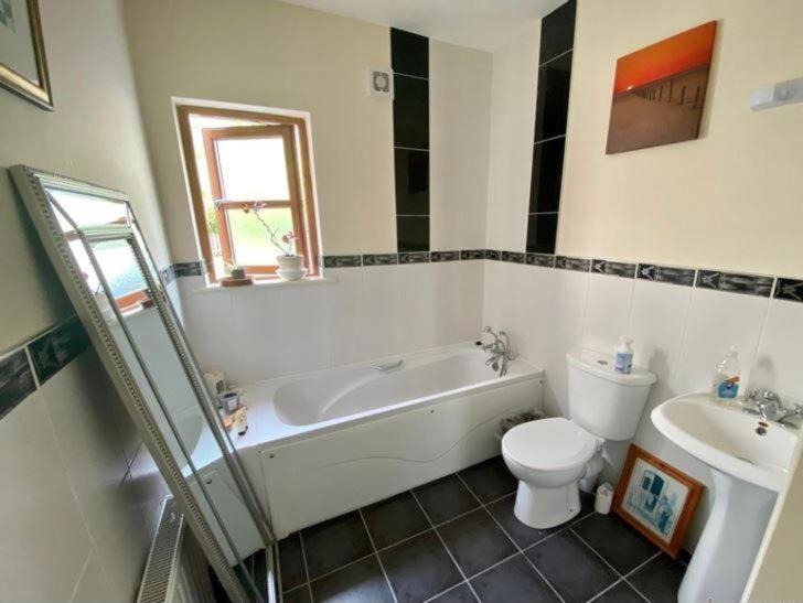 הוילה Ballyfarnon Kilronan 4 Bed House On Castle Grounds מראה חיצוני תמונה